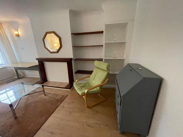 Apartment for rent in Canongate, Old Town