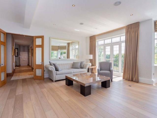 Apartment for rent in Sunningdale