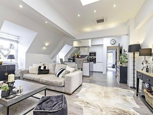 Apartment for rent in London Borough of Hounslow, Strand