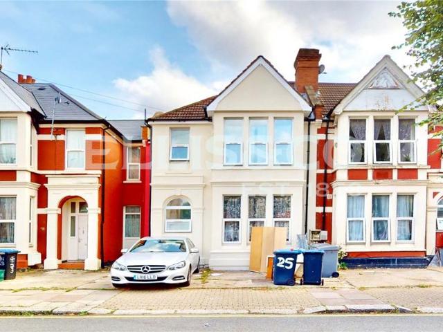 Flat for rent in Alperton, Greater London