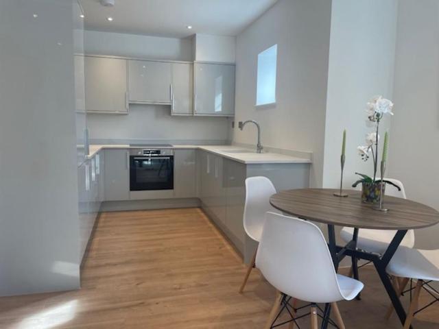 Apartment for rent in Berrylands, Greater London