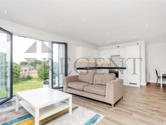 Flat for rent in Kingston Upon Thames, Norbiton