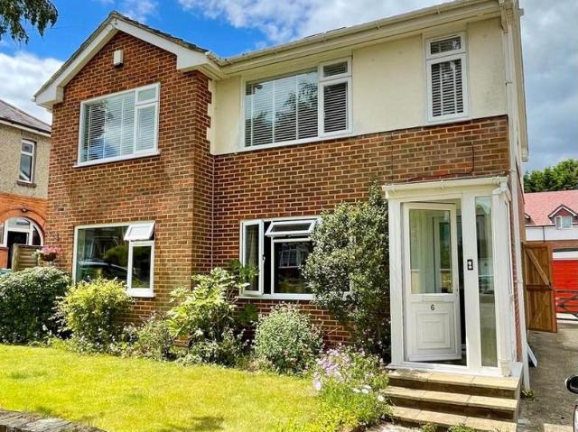 Flat for rent in Kinson, Bournemouth
