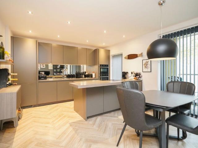 Apartment for rent in Stumperlowe, Fulwood