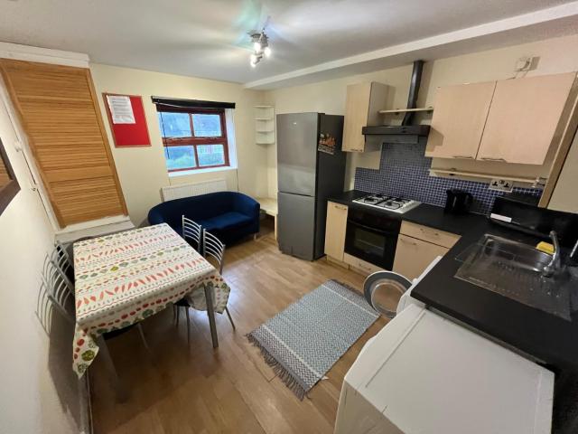 Apartment for rent in Hyde Park, West Yorkshire
