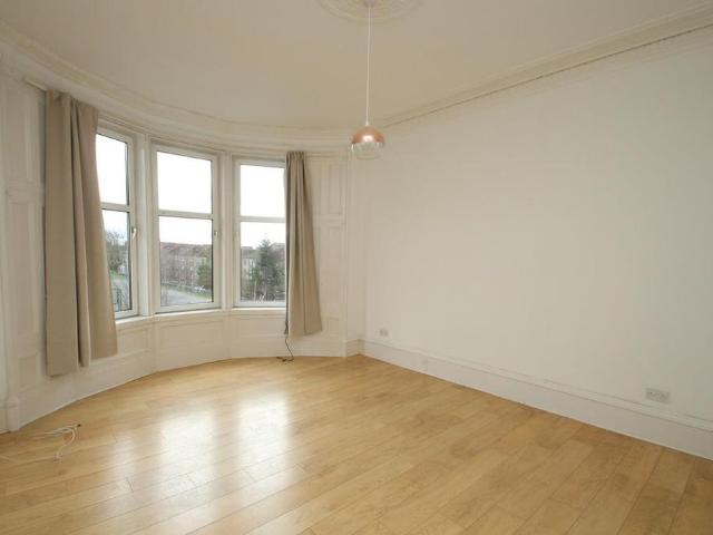 Apartment for rent in Thornwood, Glasgow