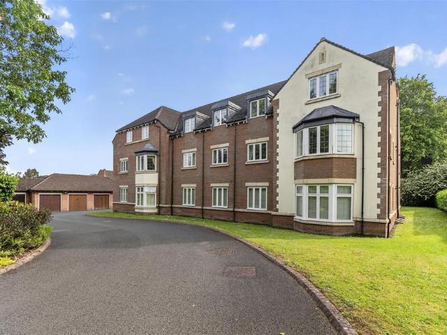 Flat for rent in Four Oaks, West Midlands