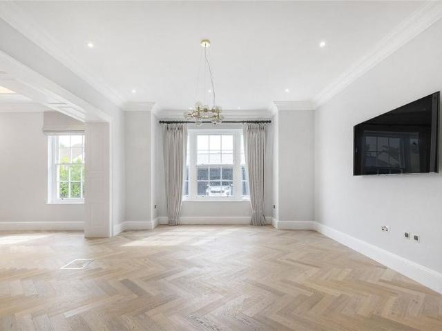 Apartment for rent in Totteridge, Greater London