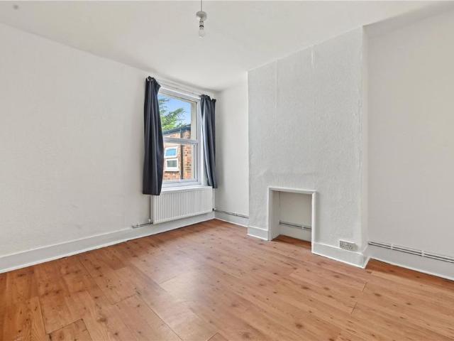 Apartment for rent in Dudden Hill, Greater London