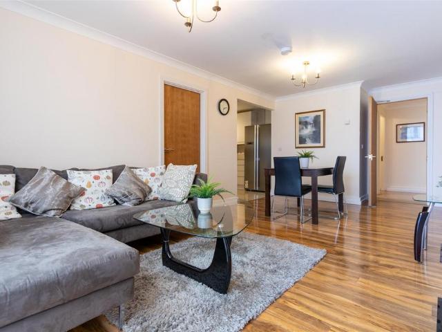 Flat for rent in St. John's Wood, Greater London
