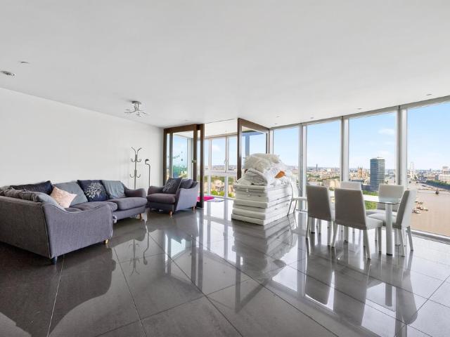 Flat for rent in Vauxhall, Greater London