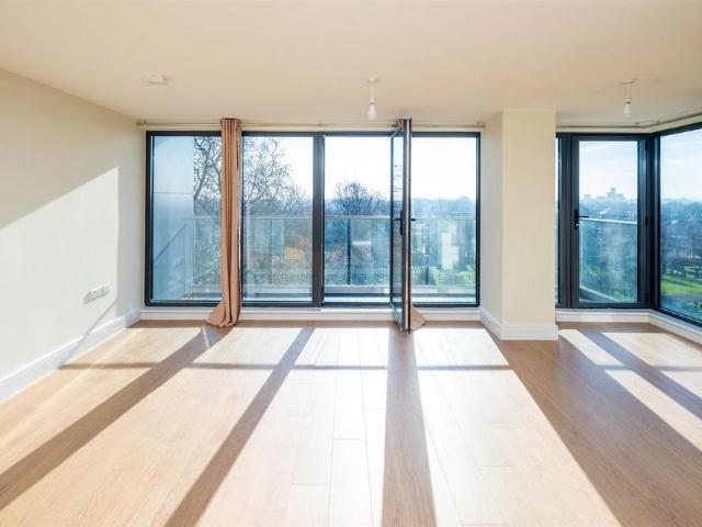 Apartment for rent in Seven Kings, Greater London