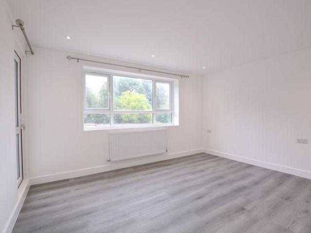 Apartment for rent in London Borough of Harrow, Greater London