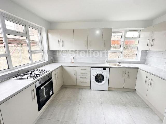 Flat for rent in Forest Gate, Greater London