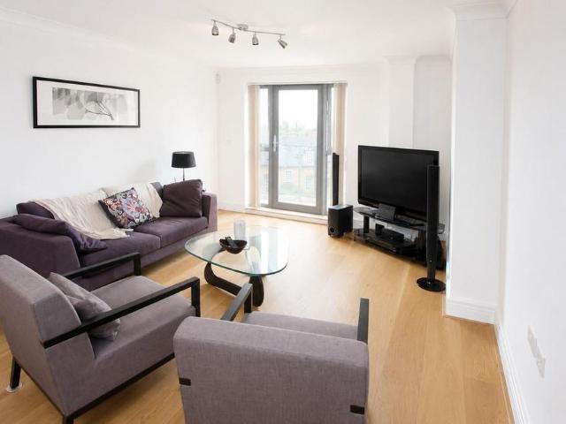 Apartment for rent in Holywell, The Slade