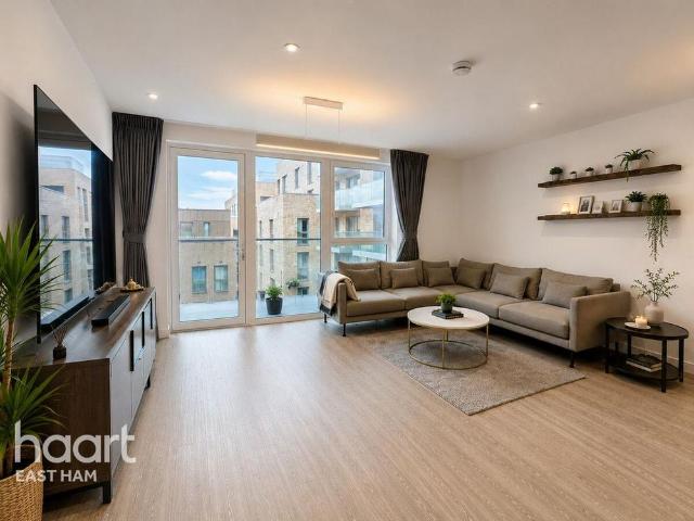 Apartment for rent in Upton Park, Greater London