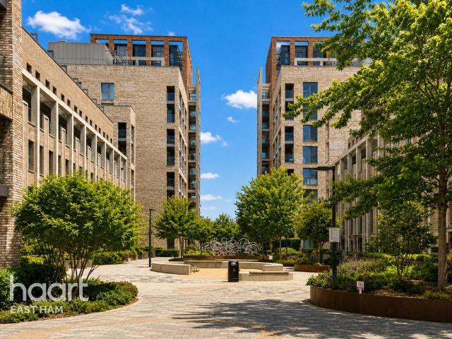Flat for rent in Upton Park, Greater London