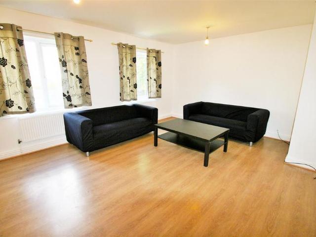 Apartment for rent in Hyde Park, West Yorkshire