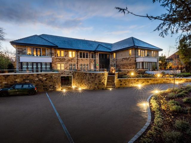 Flat for rent in Harewood, West Yorkshire