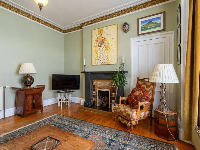 Apartment for rent in Trinity, Scotland