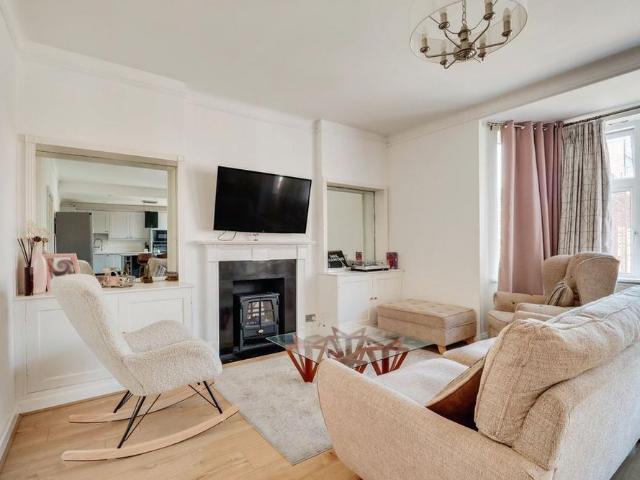 Apartment for rent in Westminster, Victoria