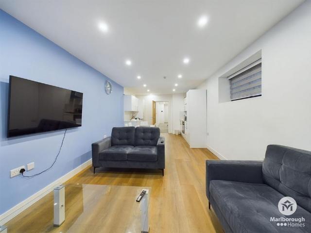 Apartment for rent in London Borough of Newham, Greater London