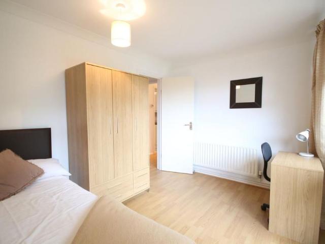 Apartment for rent in Hales Place, The Bridge