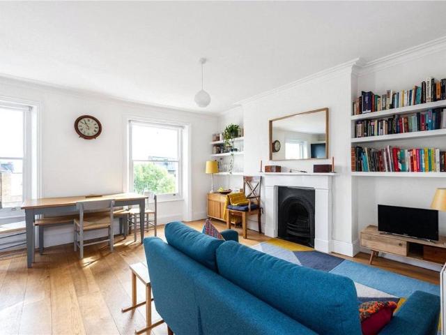 Apartment for rent in Highbury, Greater London