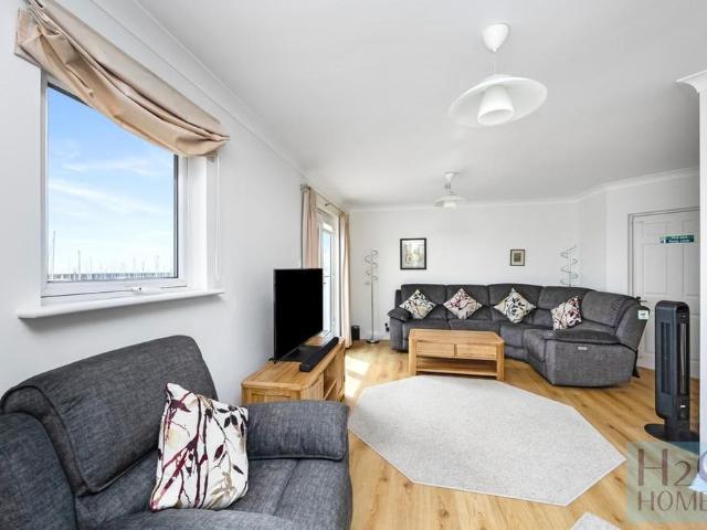 Apartment for rent in Brighton Marina Village, Roedean