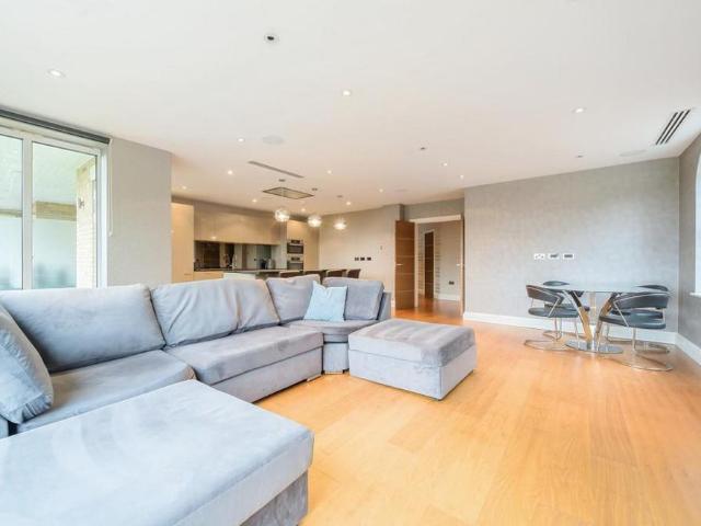Apartment for rent in London Borough of Enfield, Greater London