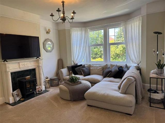 Apartment for rent in Penn Hill, Poole