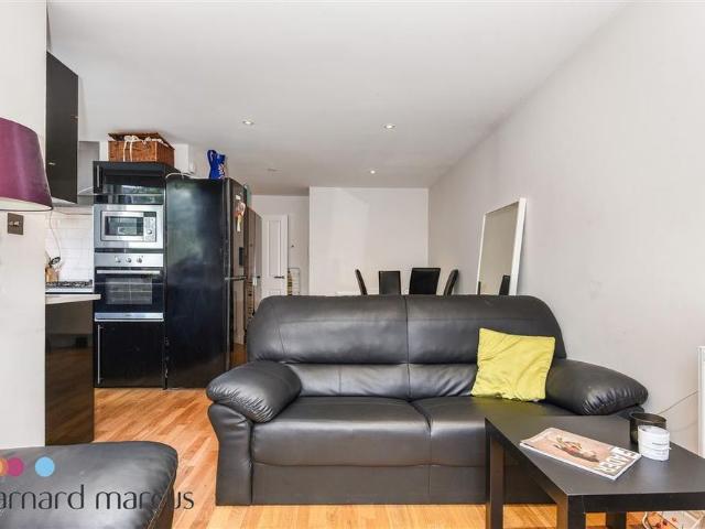 Apartment for rent in Shepherd's Bush, Greater London