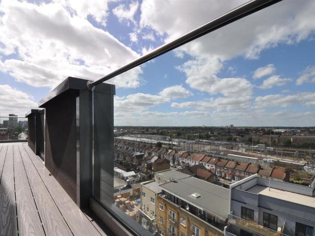 Flat for rent in Seven Kings, Greater London