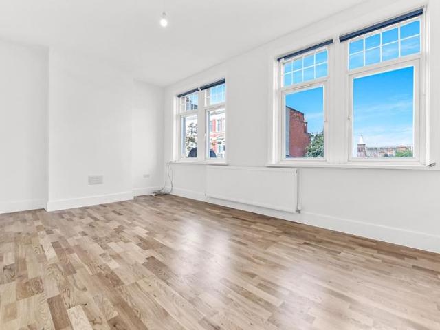 Apartment for rent in London Borough of Merton, Greater London