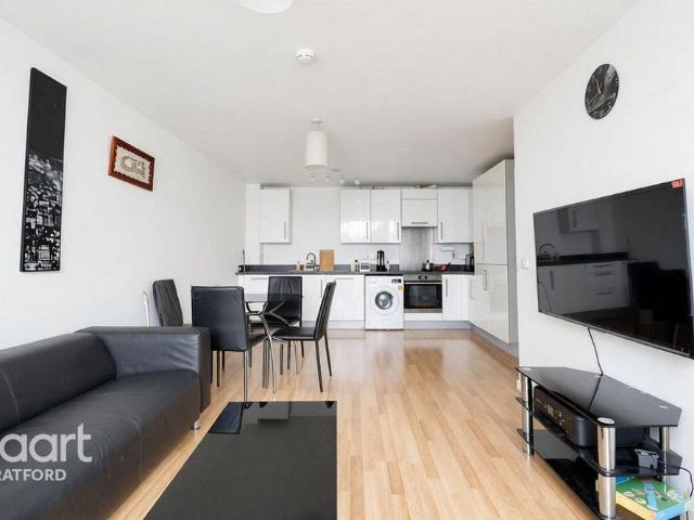 Apartment for rent in Mill Meads, Greater London