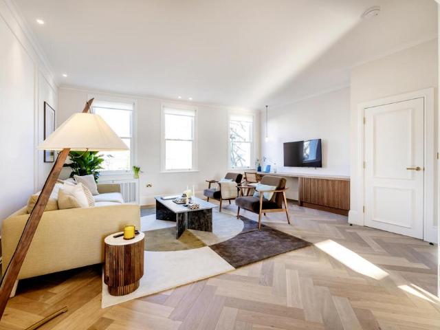 Flat for rent in Earl's Court, Isle Of Man