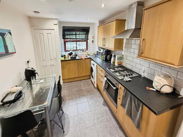 Apartment for rent in Hyde Park, West Yorkshire