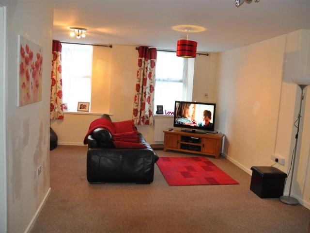 Flat for rent in Porth-y-Felin, Holyhead
