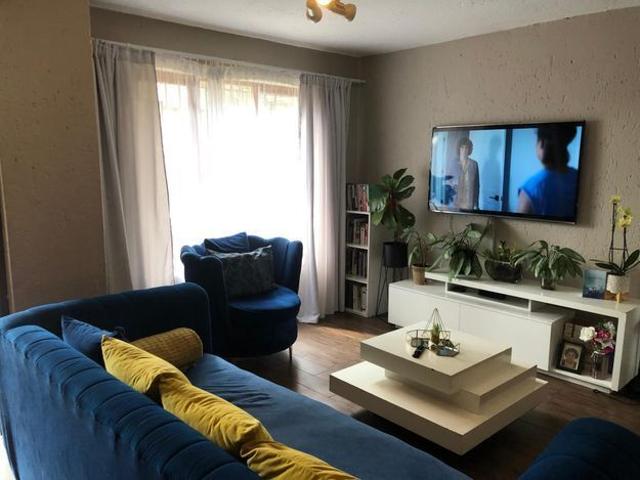 Apartment for rent in Douglasdale, Randburg