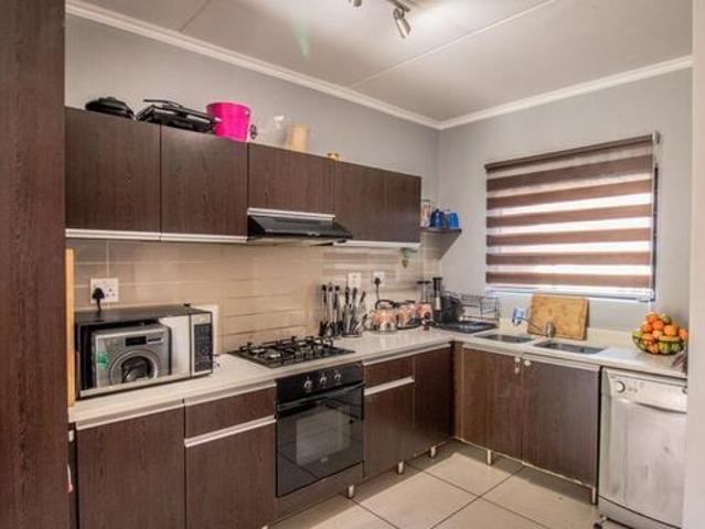 Apartment for rent in Fourways, Randburg