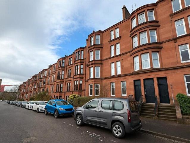 Apartment for rent in Thornwood, Glasgow