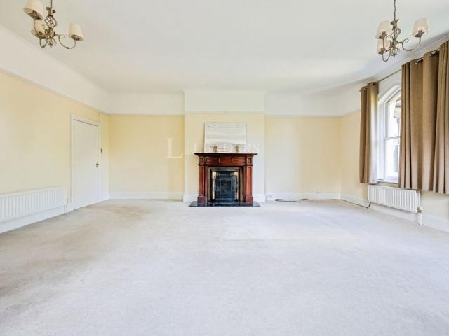 Apartment for rent in Red Hill, Surrey