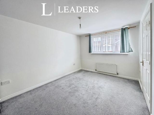 Apartment for rent in Berry Hill, Potters Corner