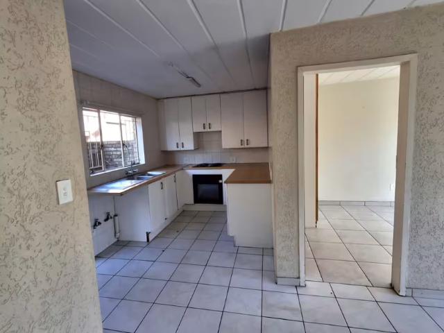 Apartment for sale in Vanderbijlpark, Emfuleni Local Municipality
