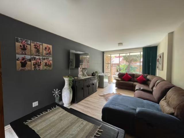 Apartment for sale in Vanderbijlpark, Emfuleni Local Municipality