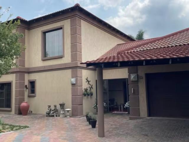 Apartment for sale in Vanderbijlpark, Emfuleni Local Municipality
