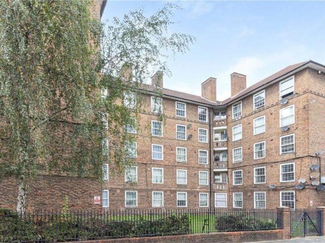 Apartment for sale in Cat Hill, England