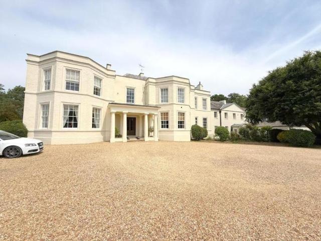 Apartment for sale in Eagle Farm, Milton Keynes