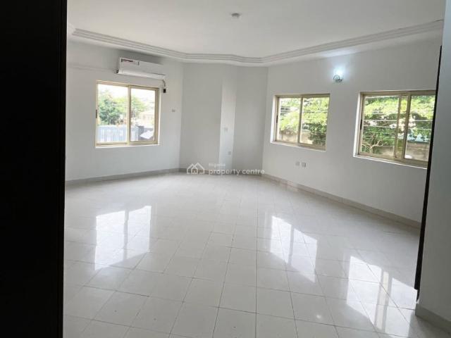 Flat for rent in Eti Osa, Lagos