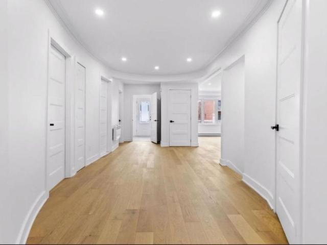 Apartment for rent in Chomedey, Quebec